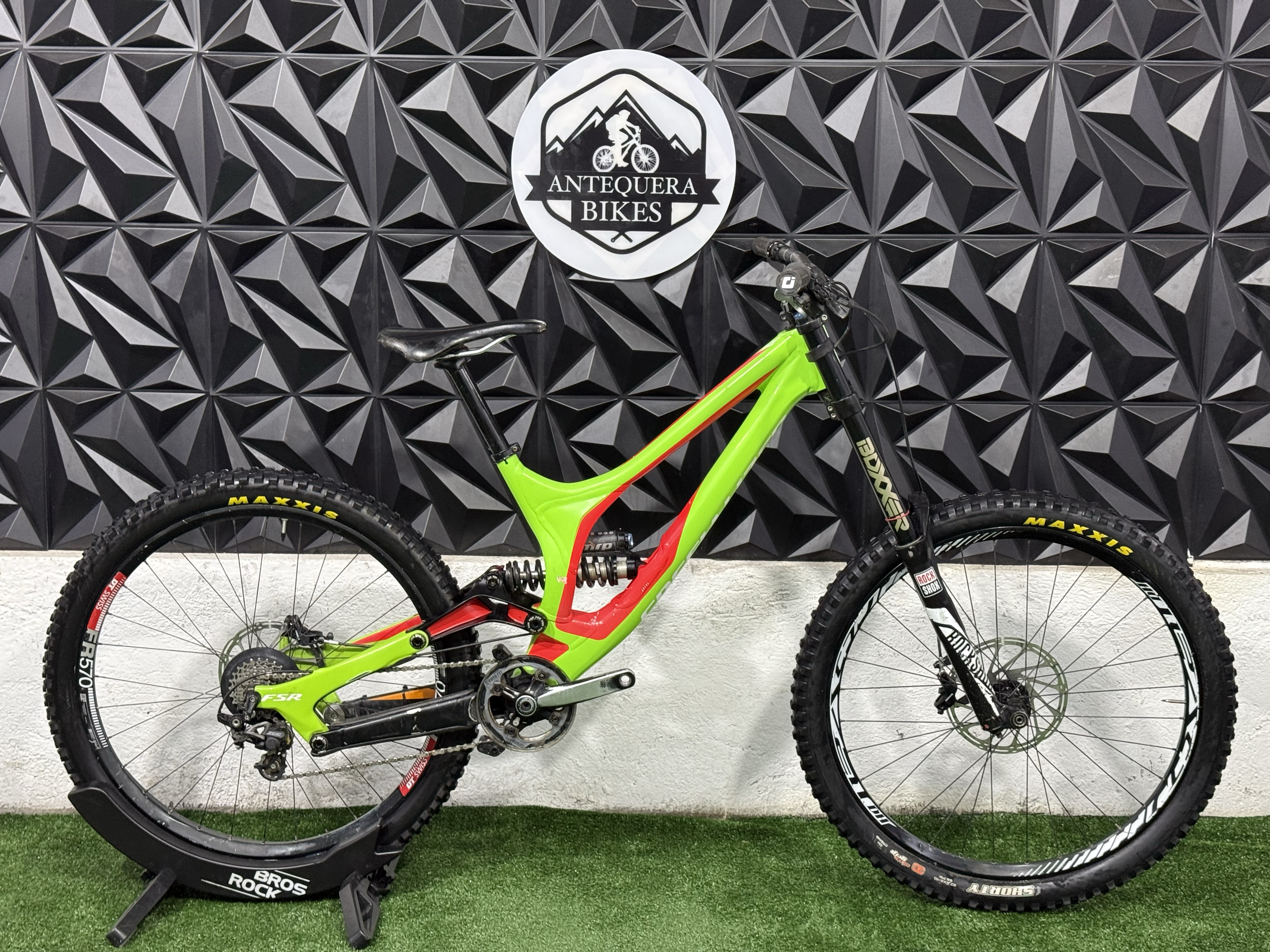 SPECIALIZED DEMO