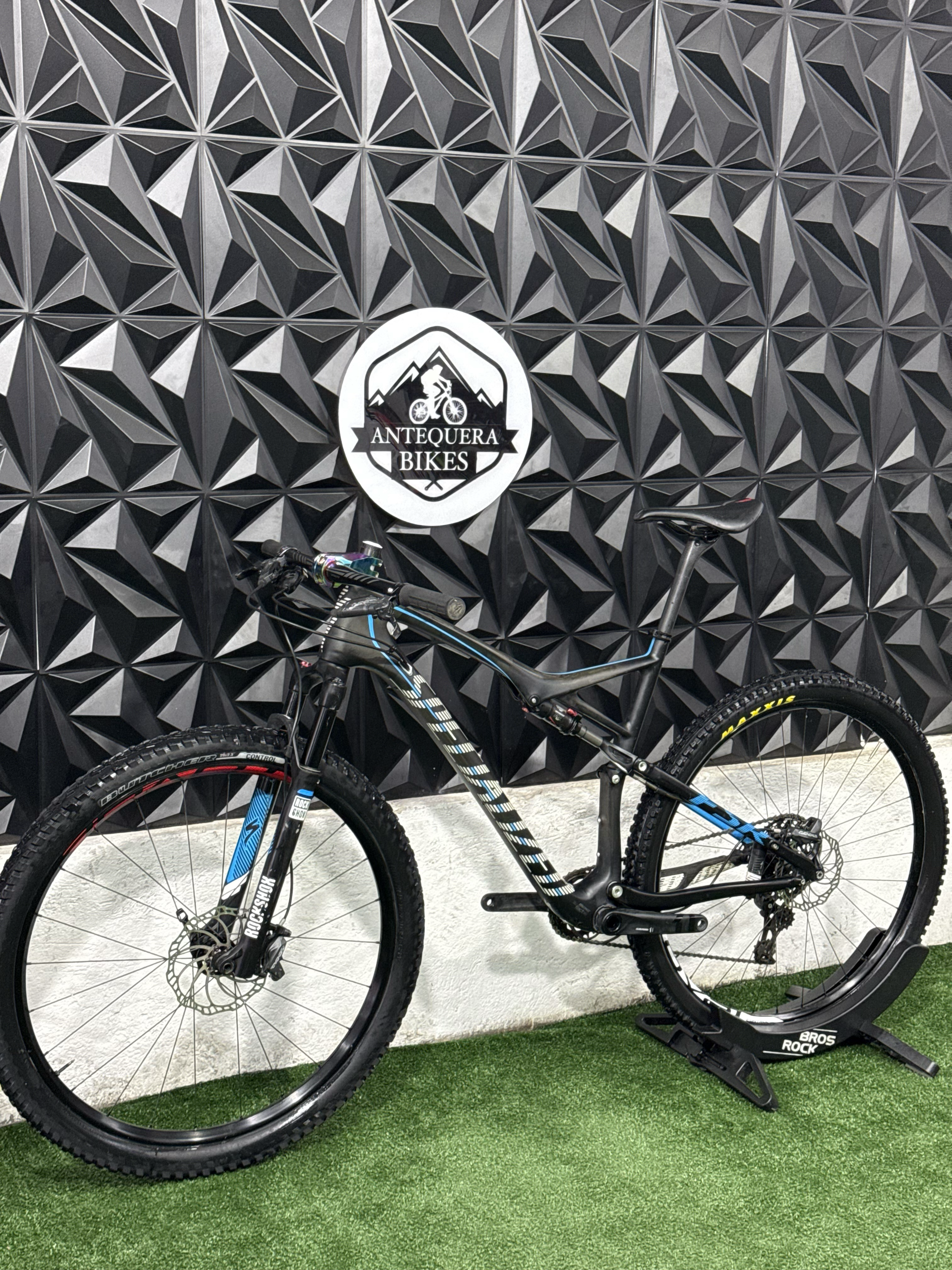 SPECIALIZED EPIC ELITE WC FULL CARBÓN SUPER LIGERA