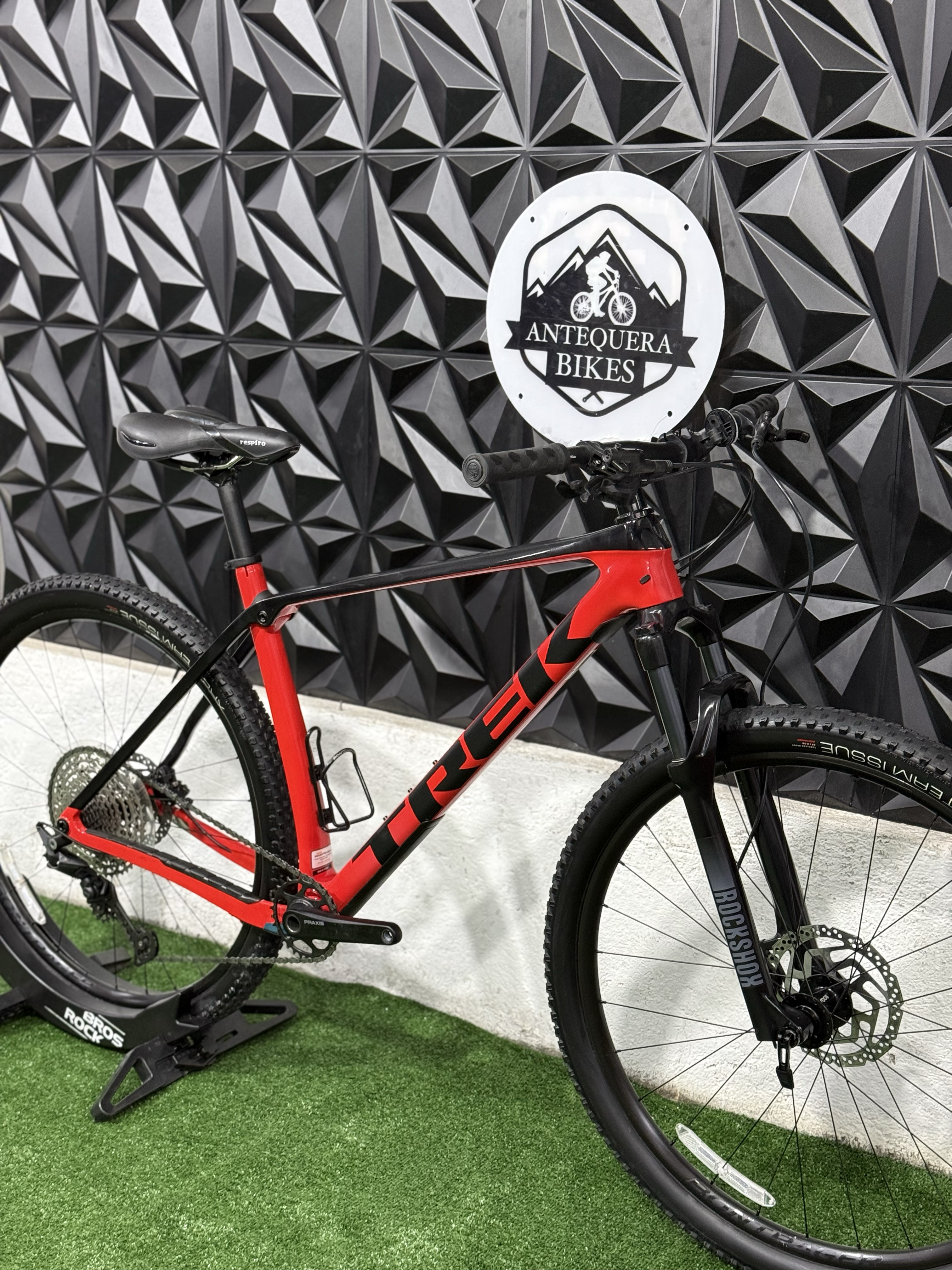 TREK PROCALIBER 9.5 CARBÓN