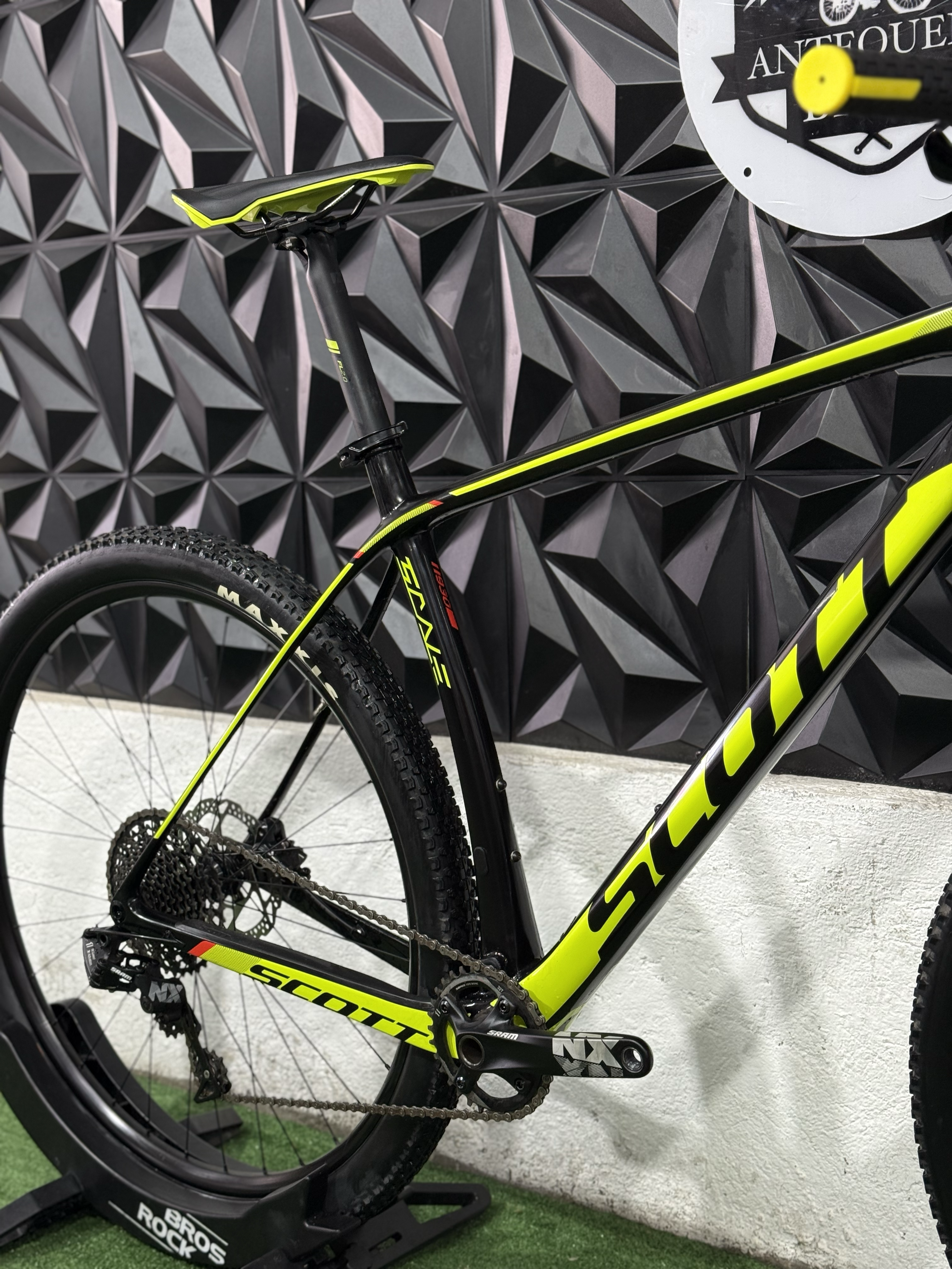 SCOTT SCALE 930 CARBÓN
