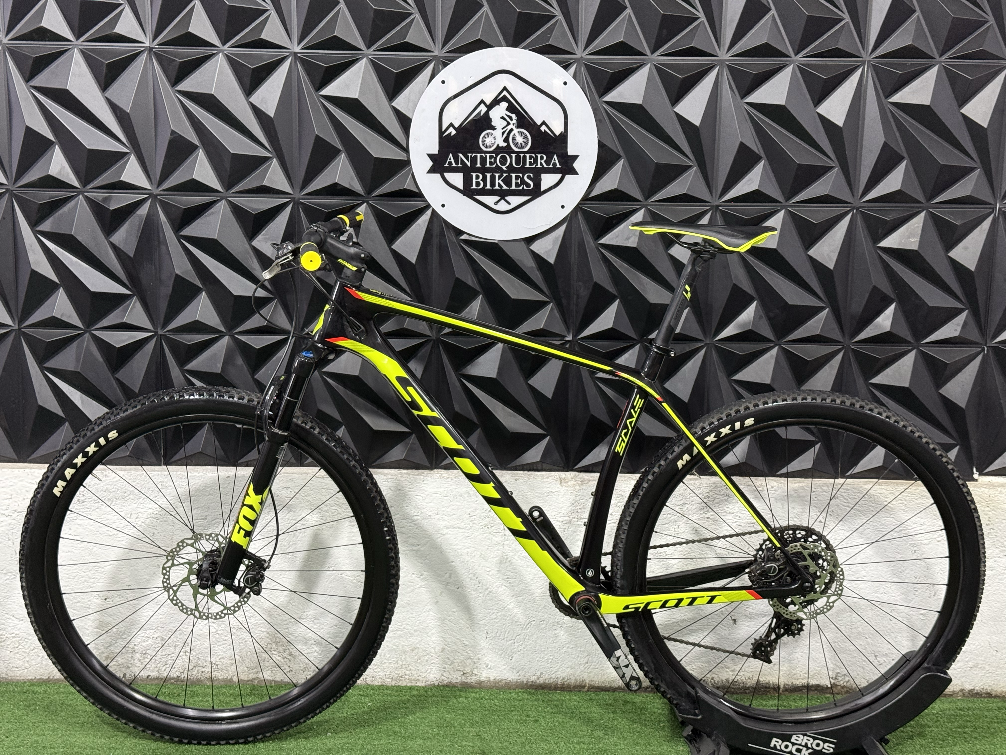 SCOTT SCALE 930 CARBÓN