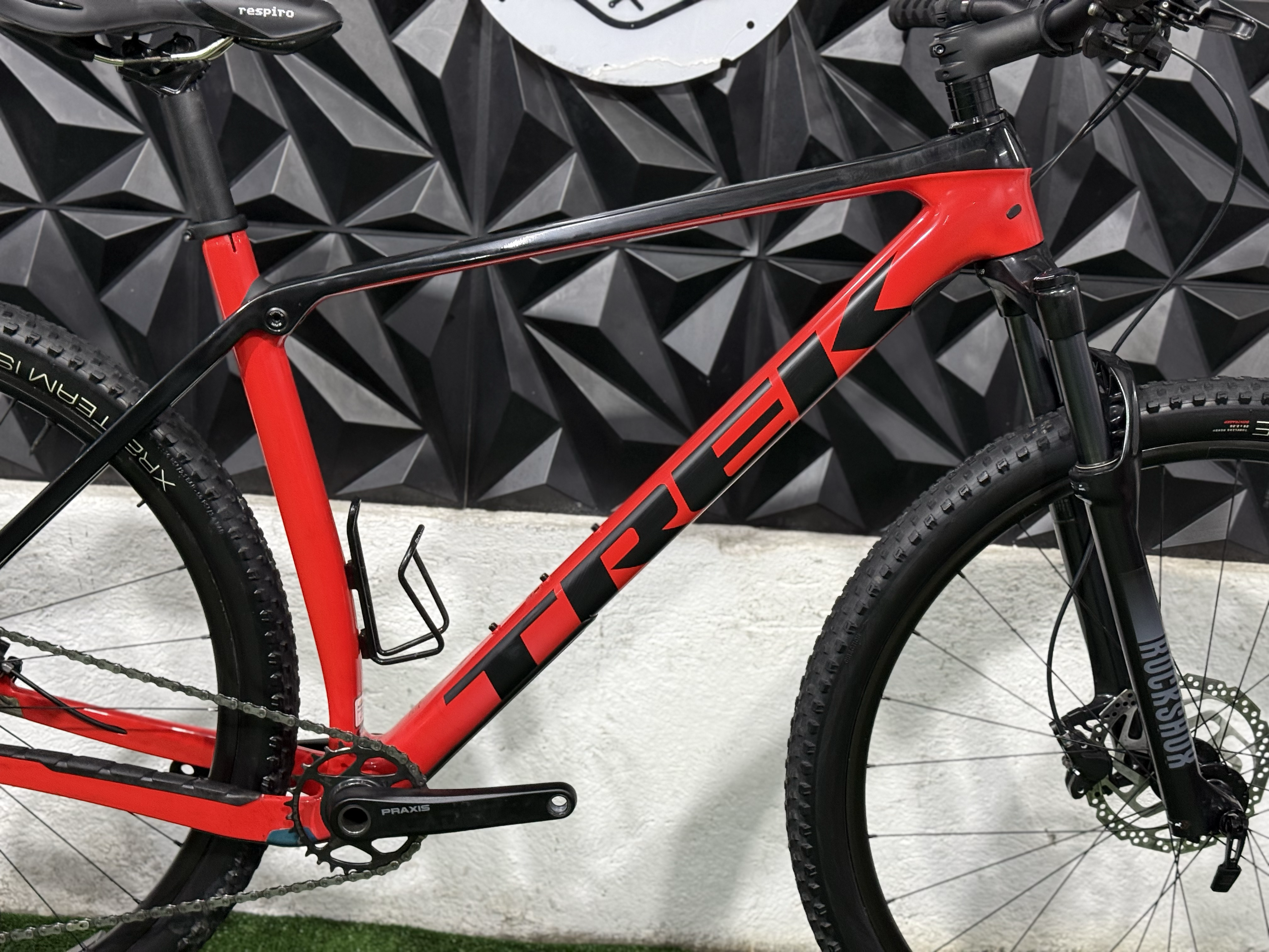 TREK PROCALIBER 9.5 CARBÓN