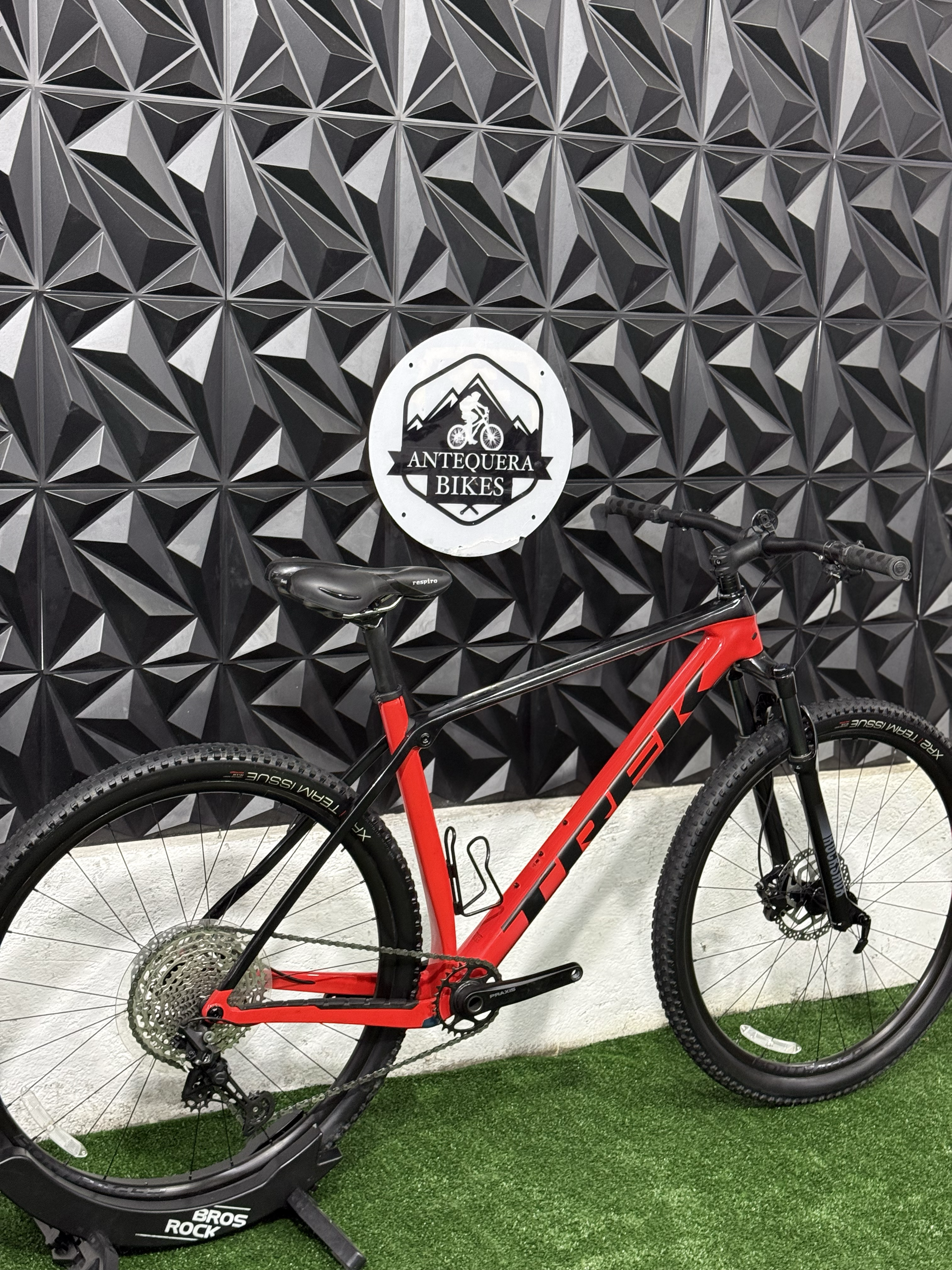 TREK PROCALIBER 9.5 CARBÓN