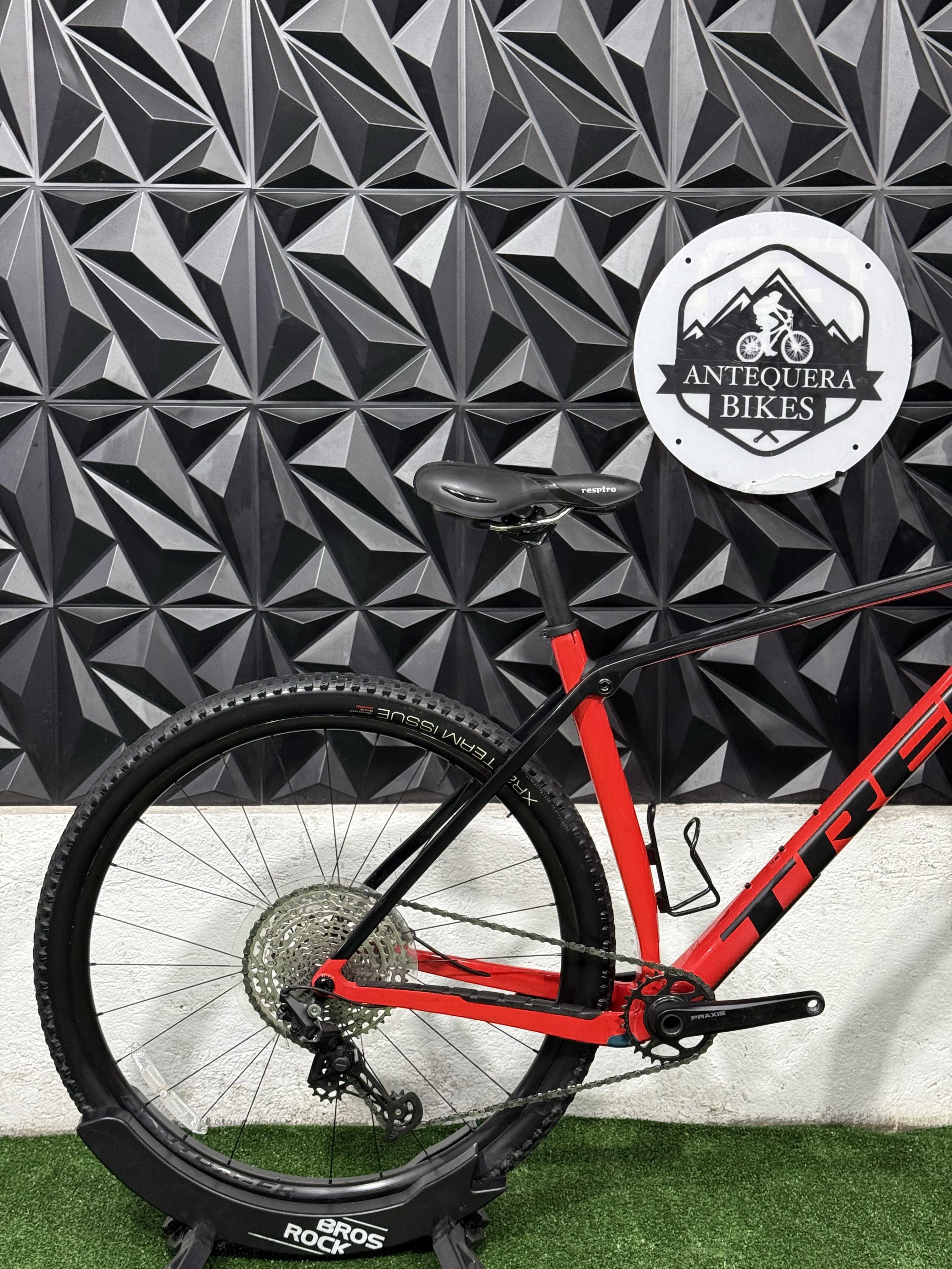TREK PROCALIBER 9.5 CARBÓN