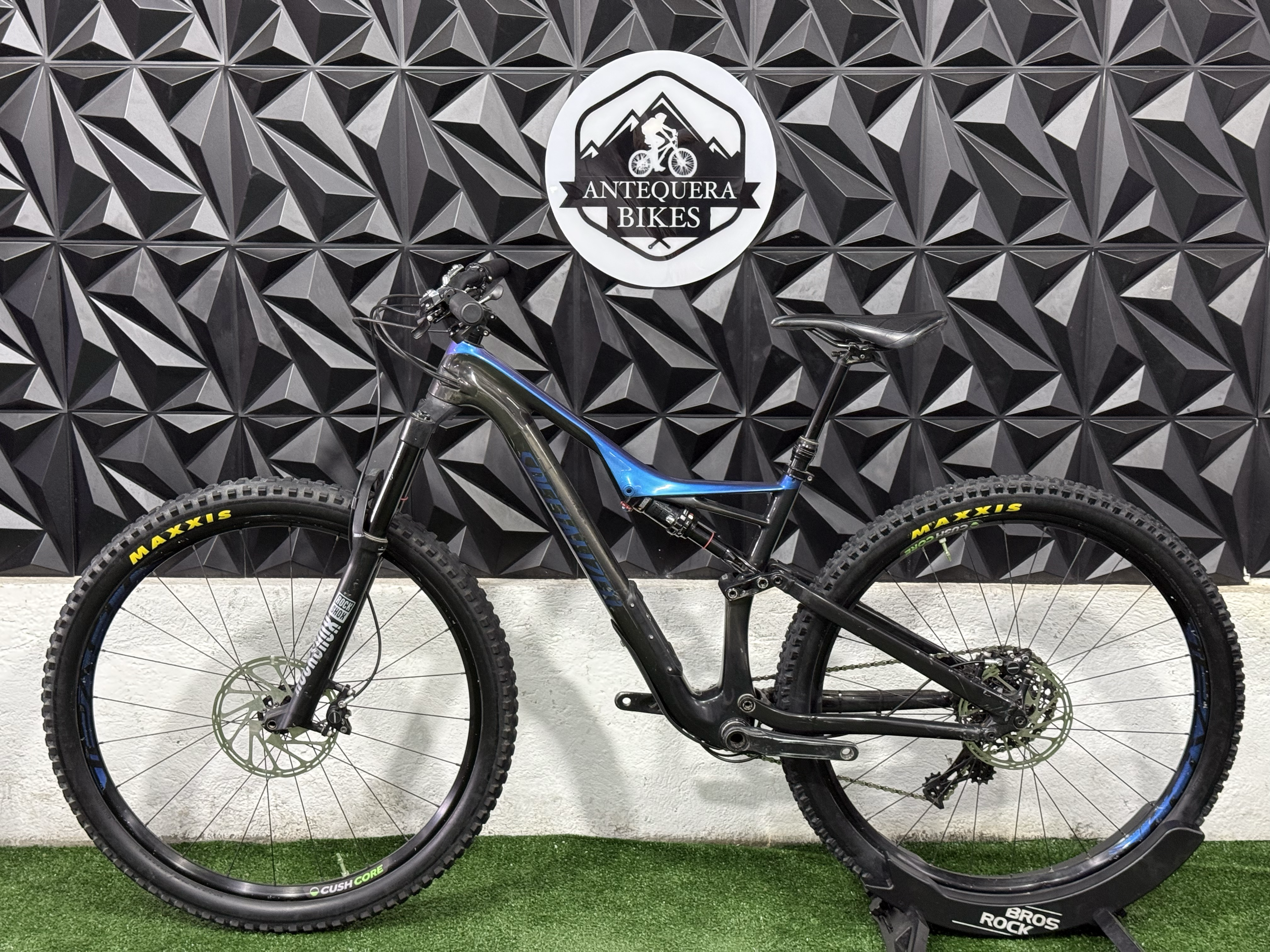 SPECIALIZED STUMPJUMPER CARBÓN