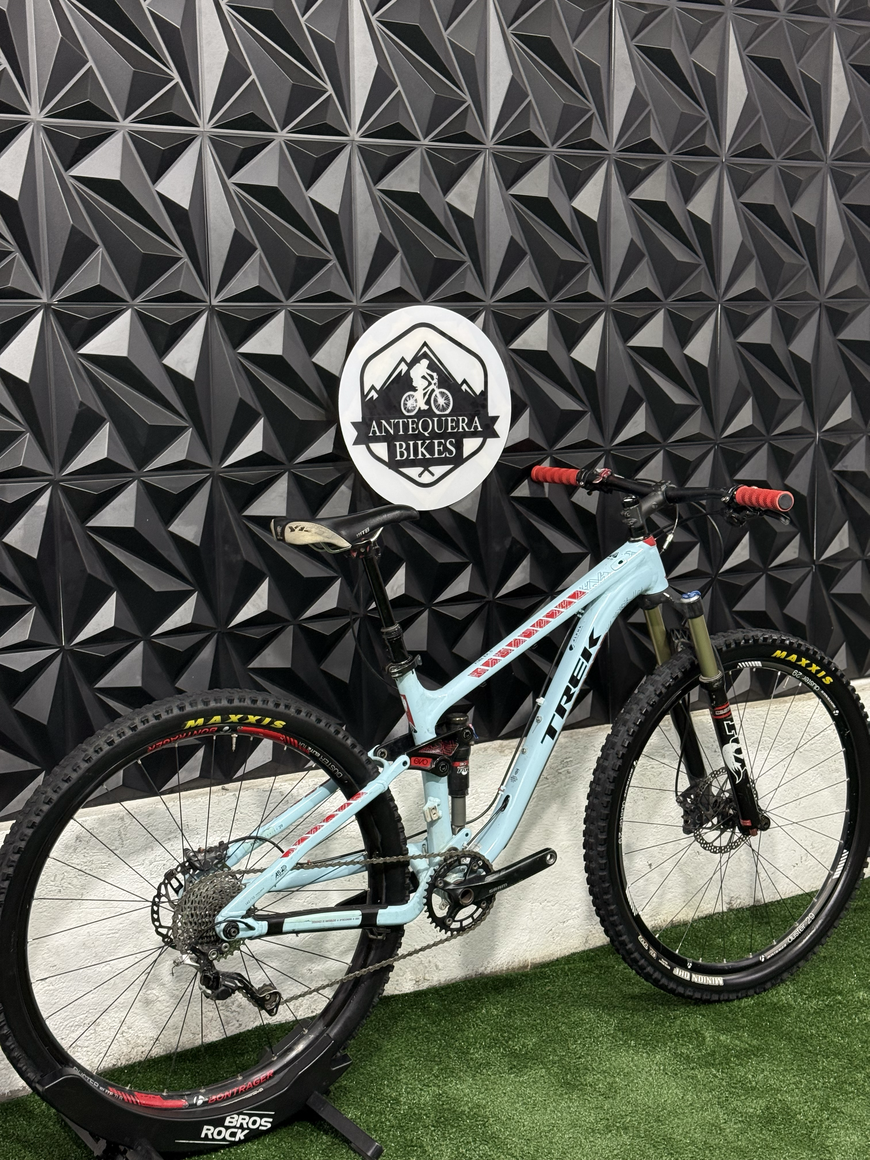 TREK FUEL EX 8
