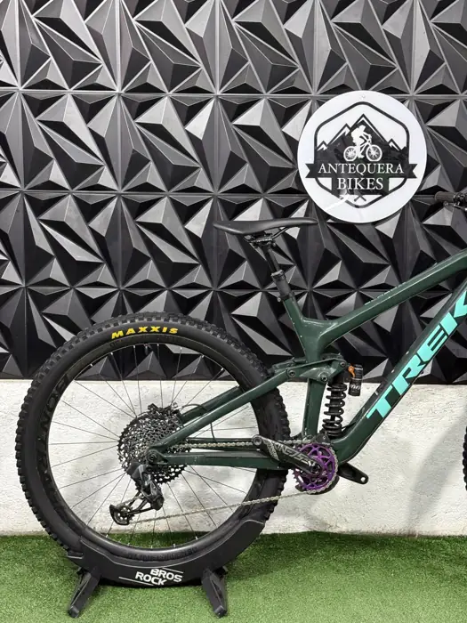 TREK SLASH 9.8 FULL CARBON