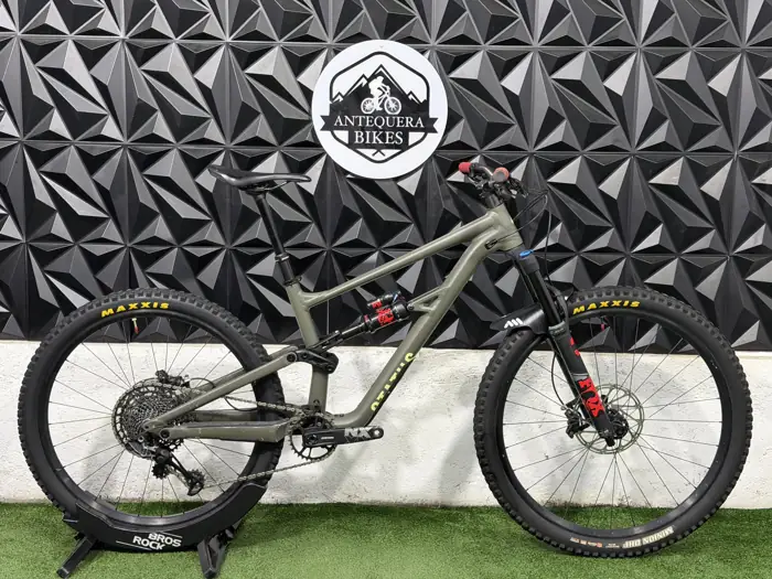 SPECIALIZED STATUS