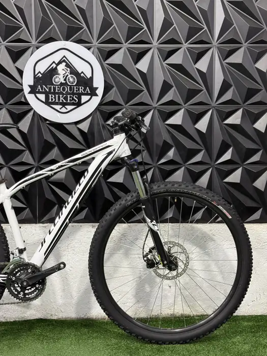 SPECIALIZED ROCKHOPPER