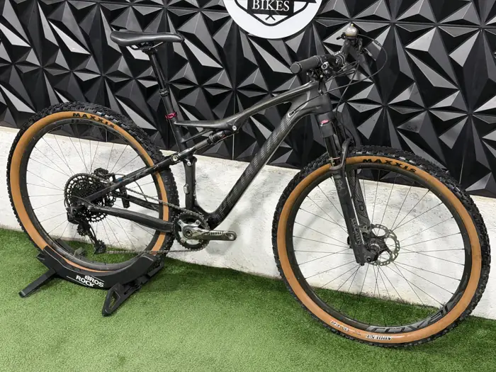 SPECIALIZED EPIC EXPERT CARBON SÚPER LIGERA