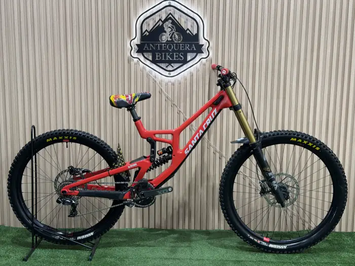 2024 SANTA CRUZ V10 CC CARBON
