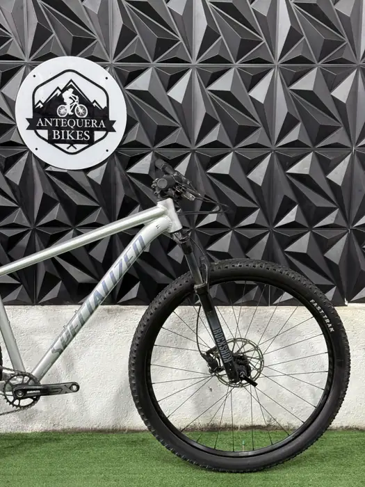 SPECIALIZED ROCKHOPPER EXPERT